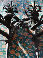 Casa Vicens, Window with moulded iron dragon