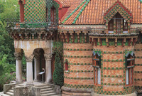 El Capricho, main entrance