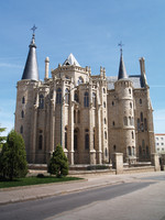 Episcopal Palace of Astorga, view from behind