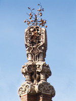 Finca Güell, antinomy orange tree