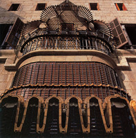 Palacio Güell, balcon de la façade arrière