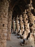 Parque Güell, efecto de las columnas en el parque