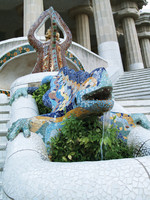 Park Güell, salamander covered with ceramic mosaïc in trencadís