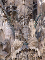 Temple of Sagrada Familia, sculptures of trumpeting angels