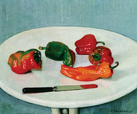 Nature morte, piments rouges sur une table laquée de blanc